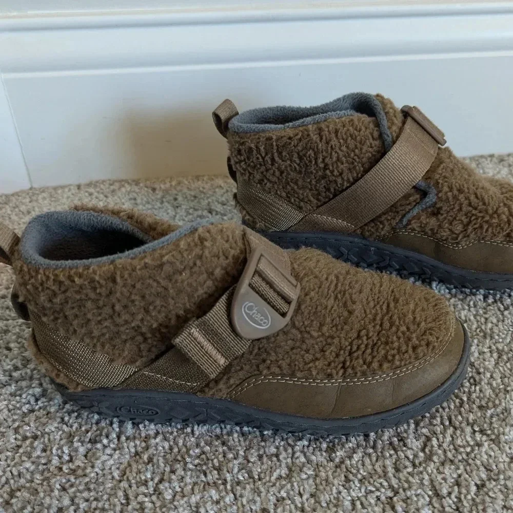 Chaco Ramble Fluff Brown Slip-on Bootie sz 1